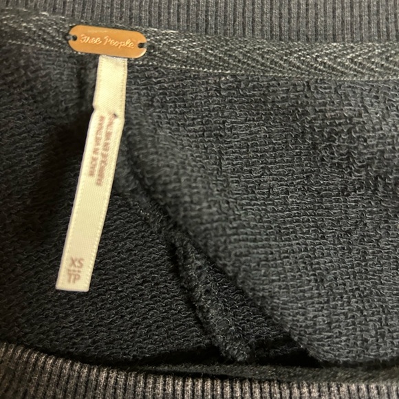 Free People Sleeve Glorious Sleeves SOLD OUT Charcoal Pullover Womens size XS - Picture 2 of 4